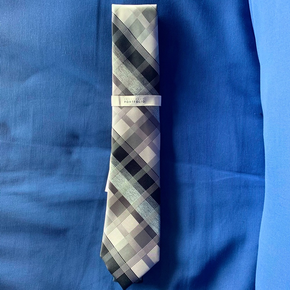 Perry Ellis Portfolio “Wokes Check” Tie (NWT)